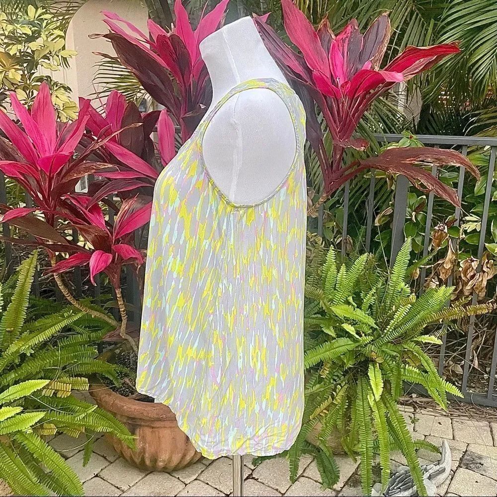 🍍3/$15🍍 Splendid Colorful Cutout Tank - Picture 3 of 8